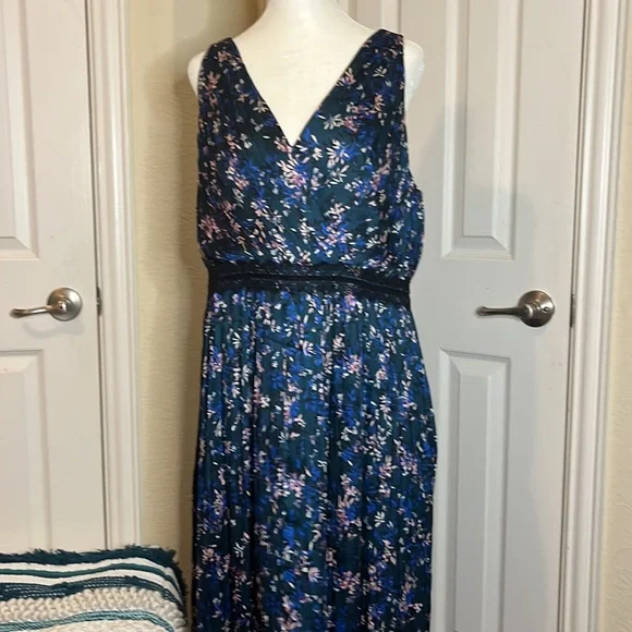 Banana Republic | Dresses | Nwt Banana Republic Forest Green Floral Maxi Dress | Poshmark Banana Republic | Dresses | Nwt Banana Republic Forest Green Floral Maxi Dress | Poshmark